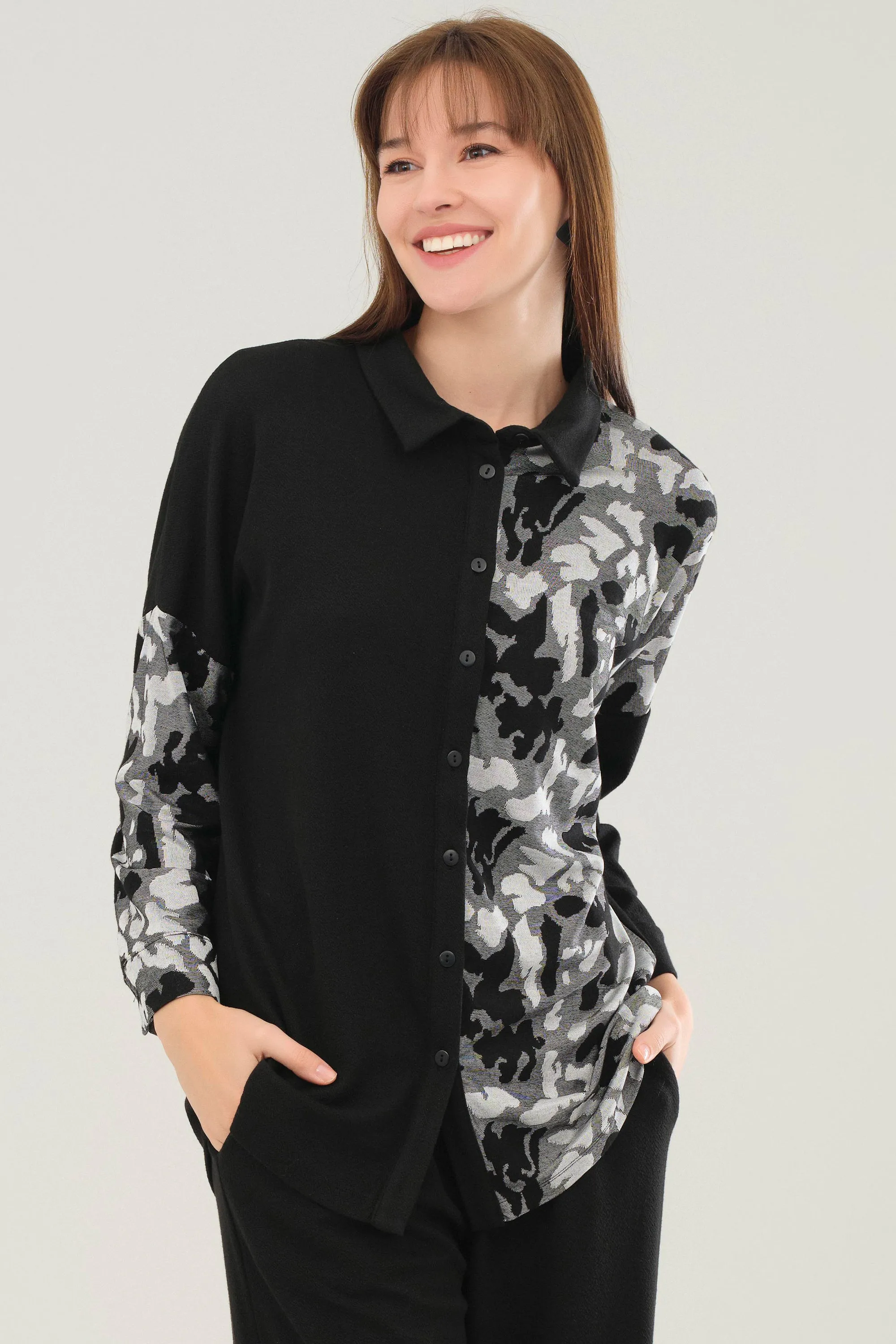 ANIMAL ATTRACTION BLOUSE