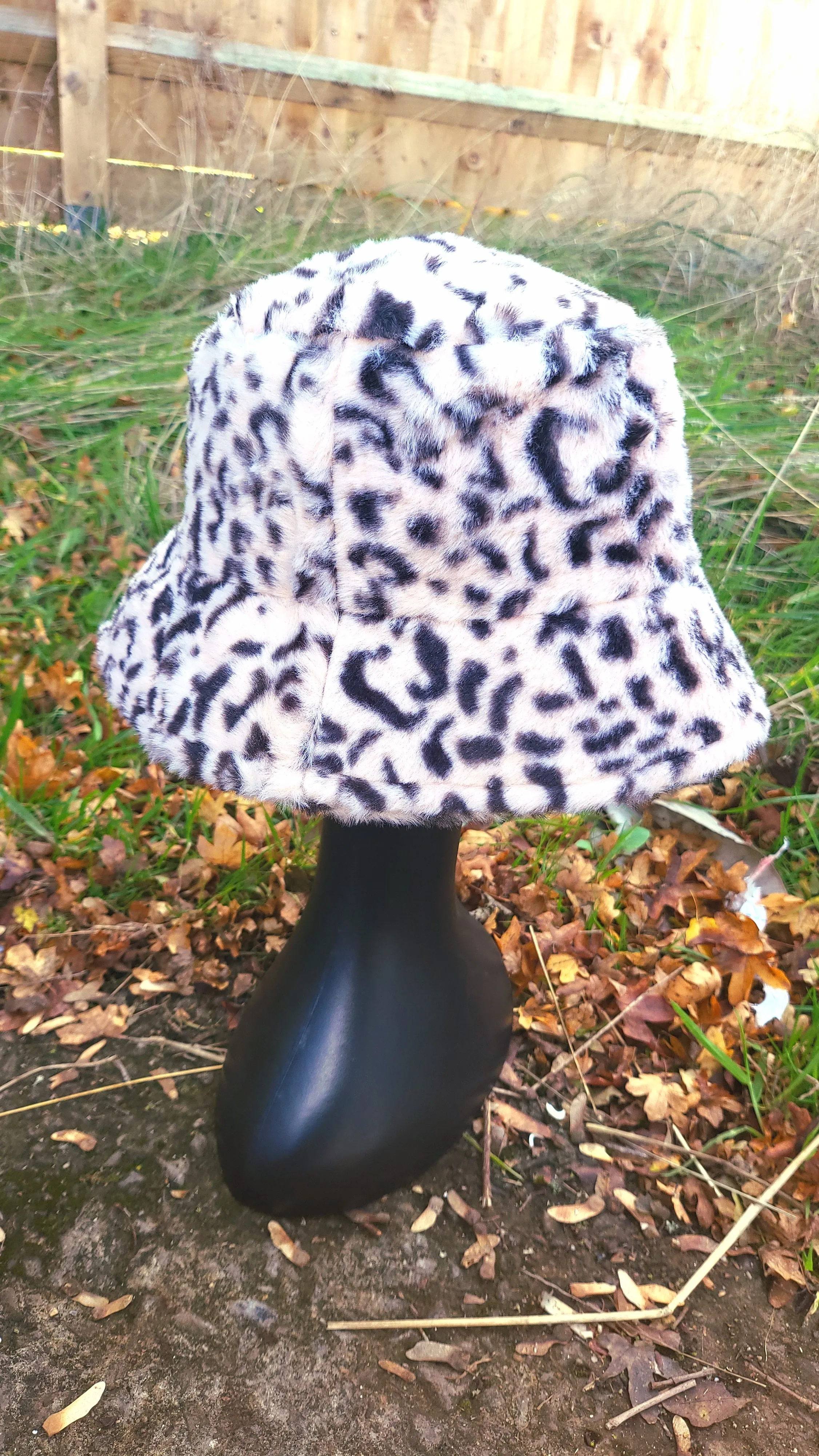 Leopard Print Patterned Fluffy Fleece Lined Bucket Hat For Winter (ADULT & CHILD SIZES)